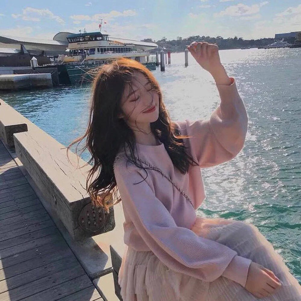 红帆布海报
