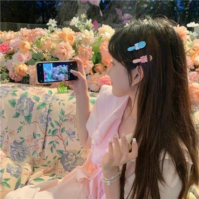 粘在一起的隔离海报